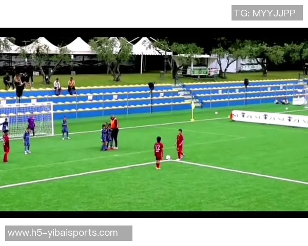 克拉斯与贝尔格的激烈对决揭示了足球战术的新趋势与未来发展方向 克拉斯与贝尔格的激烈对决揭示了足球战术的新趋势与未来发展方向